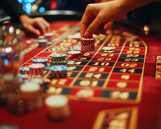 elexis toto mobile app interface showing football markets and live-dealer options